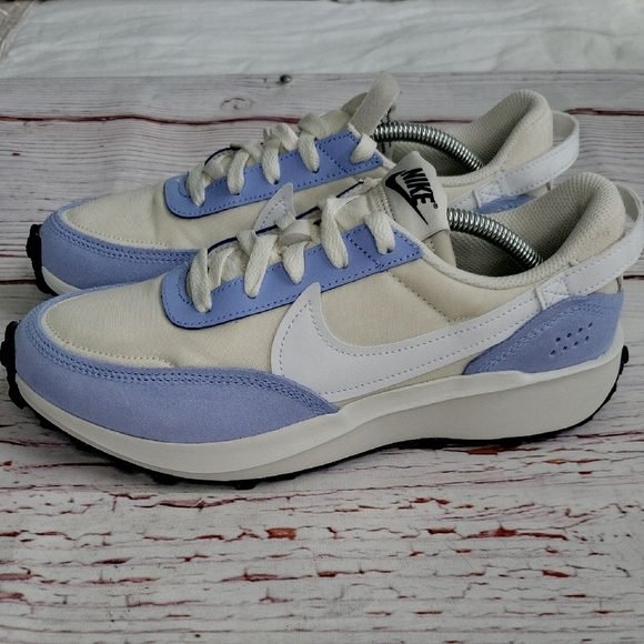 Nike White and Light Blue Sneakers Waffle Sneakers NWOT Women's Size 7.5 - Picture 2 of 10